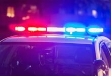 Investigan muerte de pareja en Metepec tras reporte de discusión Patrulla de policía en la noche
