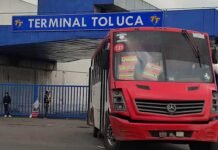 Camiones de transporte público provocan carambola y caos vial en Alfredo del Mazo en Toluca Toluca - Camión