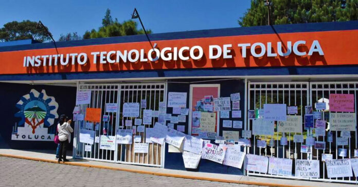 Manifestación y paro de labores en el Tecnológico de Toluca