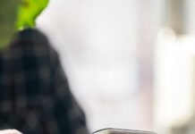 Registro de celulares con CURP y RFC provoca baja de 4.9 millones de líneas móviles en México