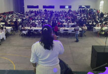 Selenne Hernández agradece a los ciudadanos de Capulhuac en una emotiva celebración Selenne Hernández celebrando la victoria en Capulhuac