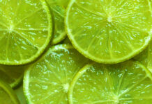 Los sorprendentes beneficios del limón en la salud Limones partidos