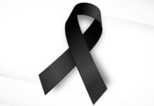 Familiares y amigos exigen justicia por Lili tras accidente fatal con patrulla municipal en Toluca Listón de condolencia-Fallecimiento