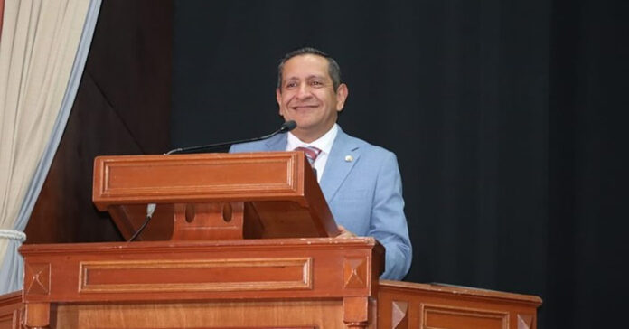 Magistrado Héctor Macedo