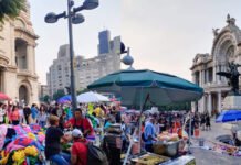 Más de 33 millones de mexicanos trabajan sin prestaciones; la informalidad laboral sigue en aumento El Palacio de Bellas Artes de CDMX se convirtió en un Tianguis
