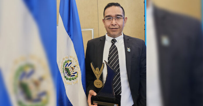 Antonio Sorela Castillo recibe el Premio Nacional de Derechos Humanos 2024 de El Salvador