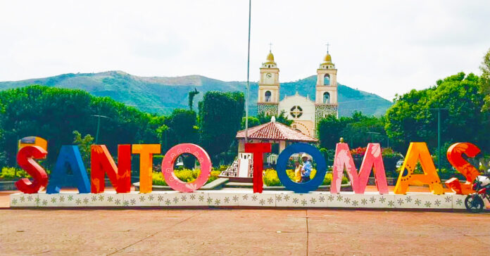 Letras de Santo Tomás de los Plátanos