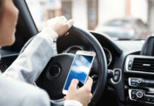 Multa por usar el celular al volante en el Edomex aumentará este año 2026 Uso de celular-conducir-manejar