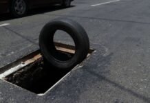 Coladeras dañadas en Toluca generan riesgos y molestia entre automovilistas Coladera-robo de coladeras