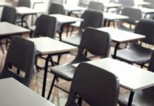 Edoméx suspende clases este lunes 23 de febrero en 14 municipios Escuela vacía - Bancas