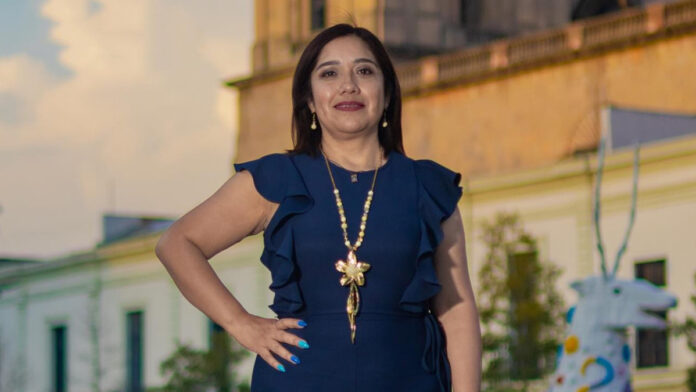 María Elena Corral Huitrón - Fiscal y Candidata