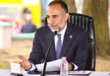 Morena cuestiona viaje de alcalde de Metepec a Miami; señalan uso de recursos públicos Fernando Flores huye de las críticas en redes sociales
