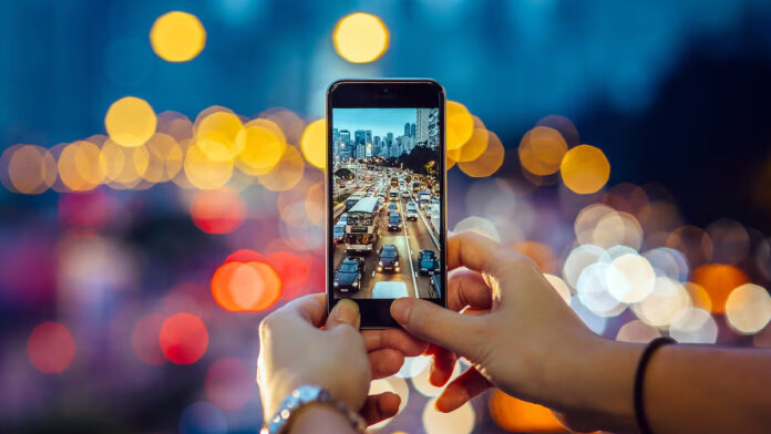 Tomando fotografía con el celular