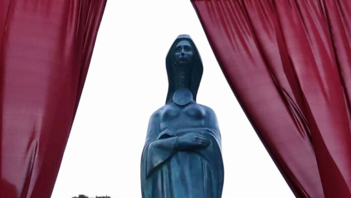 Sor Juana Inés de la Cruz- monumento-Toluca