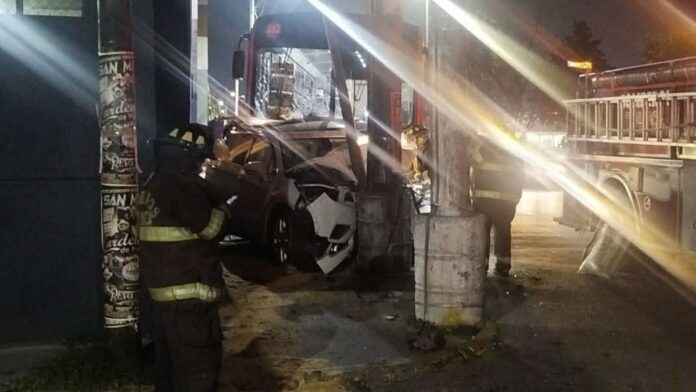 Accidente-Autobús-Carro-Tollocan Accidente-Autobús-Carro-Tollocan