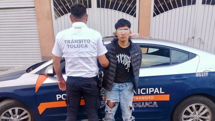 Capturan- ladrón de motocicleta-Toluca Capturan- ladrón de motocicleta-Toluca