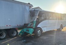 Camión del transporte público choca en la Toluca–Atlacomulco y deja tres lesionados Choque-Toluca–Atlacomulco-Camión de pasajeros