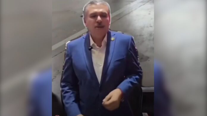 Diputado Wblester Santiago Pineda-Altercado en la Plaza Town Square Metepec