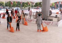 Toluca inaugura pista de hielo gratuita en la Plaza de los Mártires Pista de hielo-Toluca