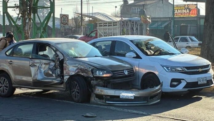 Accidente-Choque-Autos-Toluca Accidente-Choque-Autos-Toluca