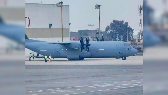 Avión militar Hércules C-130- Aeropuerto Toluca