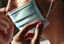 Empresas refuerzan medidas sanitarias ante riesgo de contagios Uso de cubrebocas.