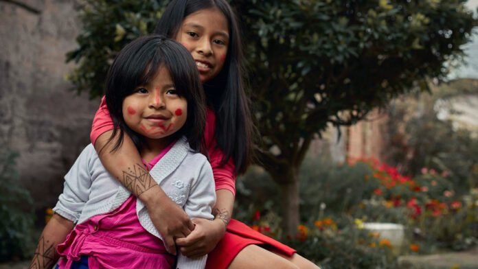 Niñas de comunidades indígenas Niñas de comunidades indígenas