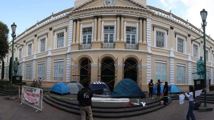 Plantón Estudiantes de la UAEM Plantón Estudiantes de la UAEM