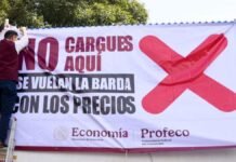 Profeco exhibe a gasolineras: coloca lonas por precios altos de combustible Profeco-lonas-gasolineras-México-Edomex