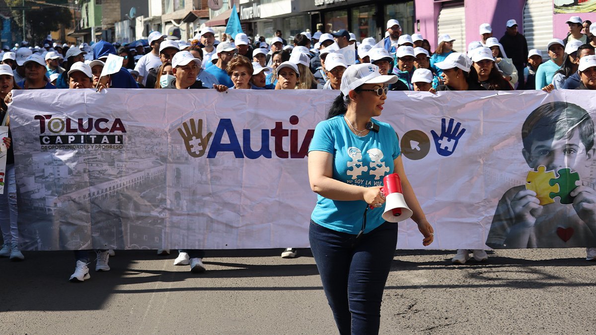 Yazmin Nájera en la Marcha por el Autismo 2026