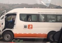 Caos vial tras fuerte accidente entre autobús, combi y autos en la Toluca-Naucalpan Accidente en la autopista Naucalpan–Toluca.