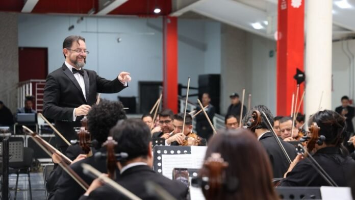 Broadway y la Orquesta Filarmónica de Toluca conquistan Centro Tolzú