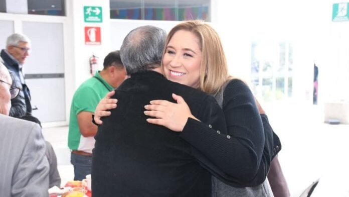 Adultos mayores de San Mateo Atenco reciben reconocimiento por su legado y contribución a la comunidad