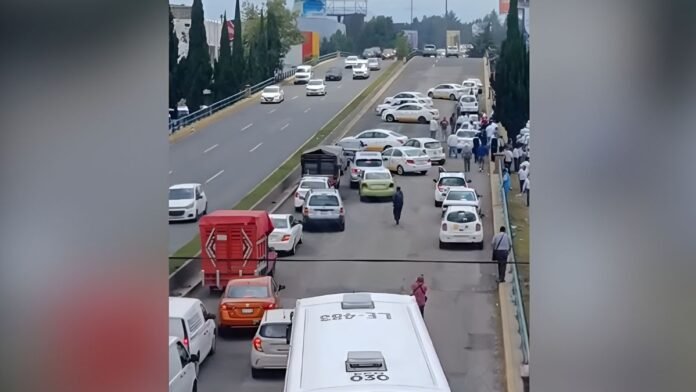 Bloqueo-Taxistas-Toluca Bloqueo-Taxistas-Toluca