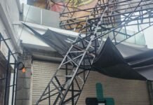 Lluvias en Toluca y Metepec provocan caída de espectacular Caída de espectacular-Toluca