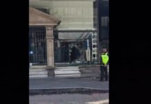 Nuevo cristalazo en el Centro de Toluca genera preocupación entre comerciantes; exigen mayor segurida Nuevo cristalazo en el Centro de Toluca