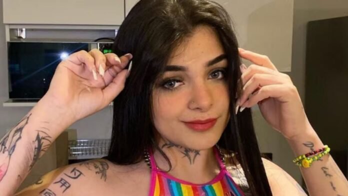 karely Ruiz Influecer