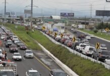 Localizan a una mujer sin vida en el camellón de Paseo Tollocan, en Toluca paseo tollocan