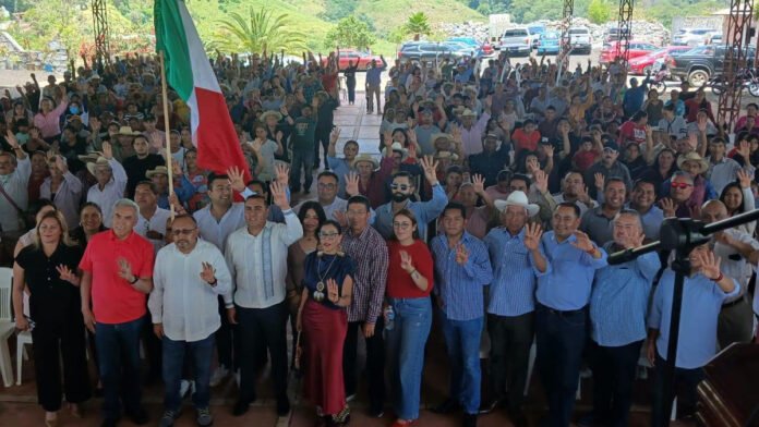 Asamblea de Bernardo Castañeda en Amatepec