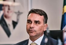 Flávio Bolsonaro bajo la lupa: investigan recursos extranjeros y presunta huida hacia Estados Unidos Flávio Bolsonaro